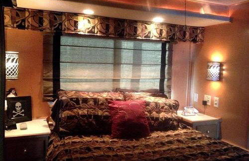 Luxury Houseboat for Cruise-Style Getaway on Lake Travis near Austin, Texas - Foto 3