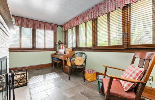 Spacious 4-Bedroom Home 1 Mi to ND Stadium! - Photo 7