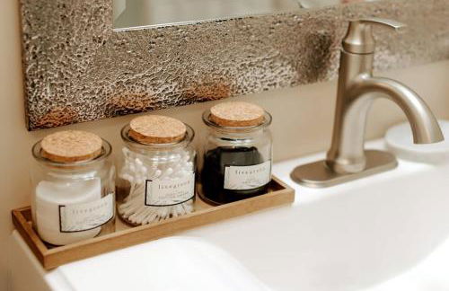 5 bedrooms with 4 Full Bath Fire Pit BBQ and Plush Amen on 1 2 acre - Photo 12