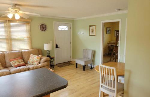 Charming 2 Bedroom Green Hill Beach Cottage - Foto 13