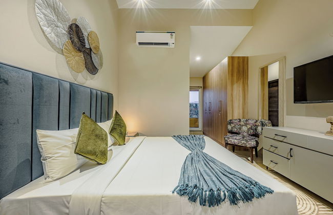 Alaya Stays Veera Serina 3 BHK with Pool - Foto 14