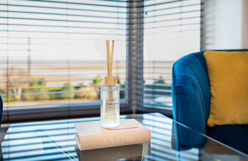 Sunny Seaside Paradise - Sleeps 5 - Photo 43