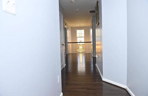 Luxury Living at Woodmore - Foto 28