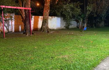 Casa Amarela, 3 Quartos , 15 camas, Acesso rápido às praias - Foto 11