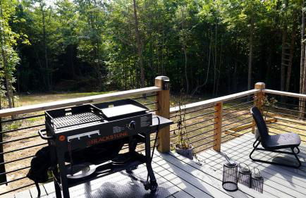 Romantic Escapes in this Stunning A-Frame in North Carolina with Access to a Private Hot Tub and Fire Pit - Foto 5