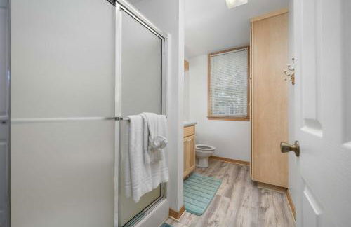 Secluded Waterfront Retreat for 23 - Dock Pets OK - Photo 86