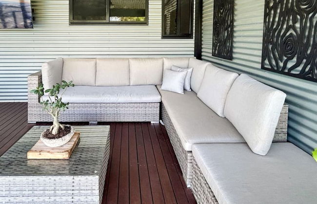 Rosewood Rustic Refuge Pool Outdoor Dining Backyard - Foto 22