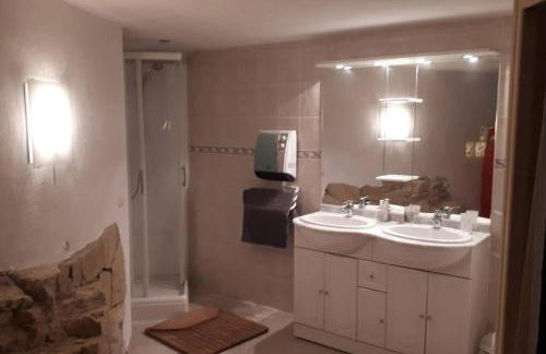 studio bas de villa, jardin et spa (été seulement) - Foto 8