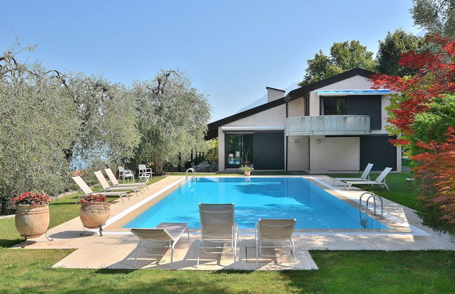 Villa Dismero With Pool - Photo 1