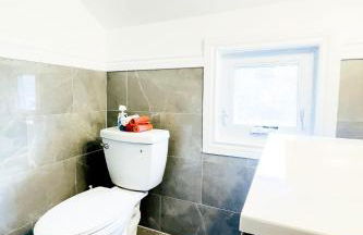 2 Homes, 1 Stay-7BR Niagara Falls Compound - Foto 47