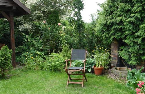 "Jabłonie i grusze" Nice home in a big garden with sauna and wifi - Foto 19