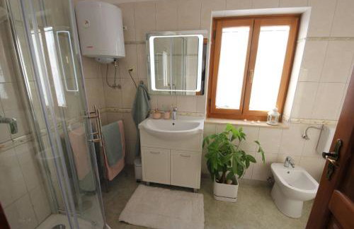 Apartment PARENZANA, little row HOUSE with big green yard in central Istria - Foto 26