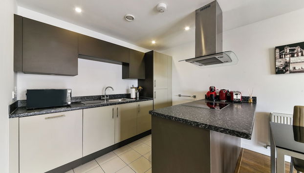 Luxury 2 bed Apartment in Canary Wharf - Free Wifi - Foto 5, Eigene Küche