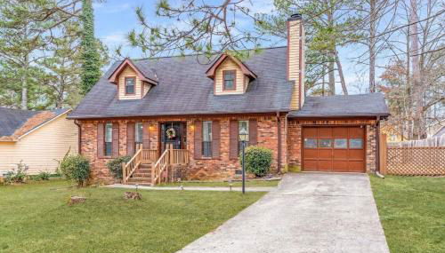 413 Massive 3 bedroom with fenced yard - Foto 1