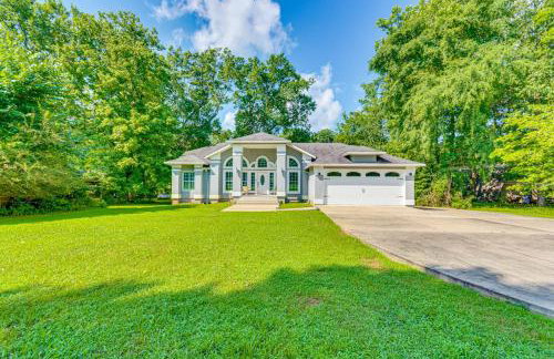 Riverfront Retreat with Fire Pit and Deck - Foto 42