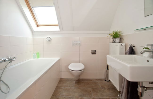 Tail-wagging Lake Escape - Foto 10