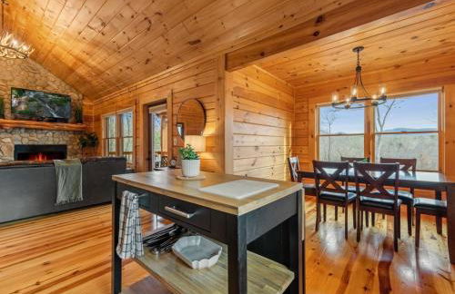 Rivendell - Stunning Views, Fireplace, Hot Tub, Billiards Table, Outdoor Fire Pit - Morganton, GA - Foto 11