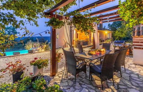 Lovely Home In Tinjan - Photo 27