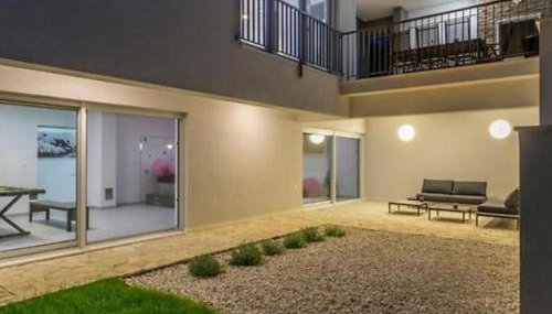 Modern & Stylish Villa with Private Pool - Foto 5