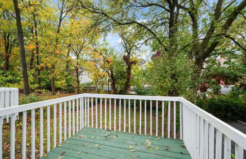 Stylish Modern Gem in the HIlls - Foto 6