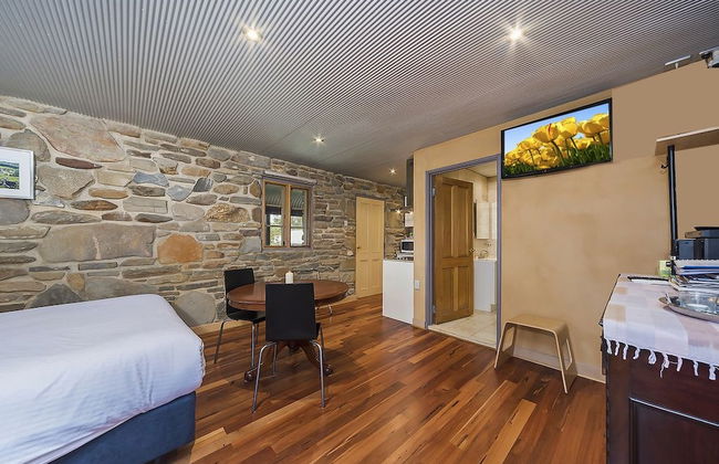 1860 Wine Country Cottages - Photo 4