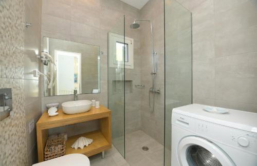 Villa "Kalli" with private pool - beachfront - Kalo Livadi - Foto 37
