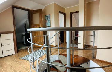 Pod skrzydłami - Foto 16