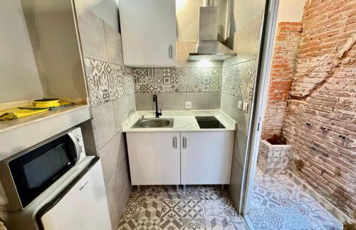 Estudio nuevo! Al lado del metro L1 L4 L5 - Foto 6