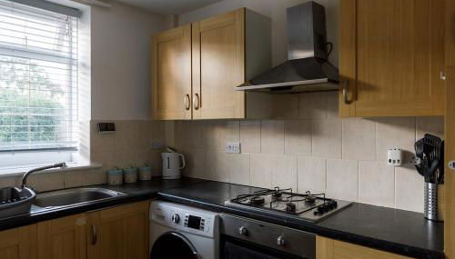 5 Bed Townhouse with Garden & Parking by BrumStay UK - Foto 3