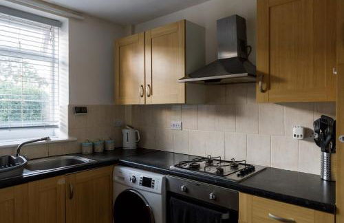 5 Bed Townhouse with Garden & Parking by BrumStay UK - Foto 3