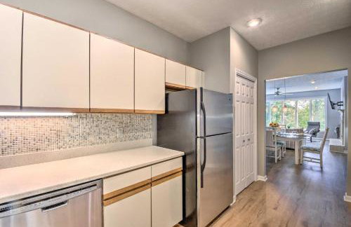 Views, Pools and Marina Lake Keowee Condo! - Foto 6