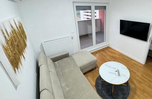 Apartman Lilly - Parking - Zagreb - Mirna Lokacija - Lođa - Foto 13