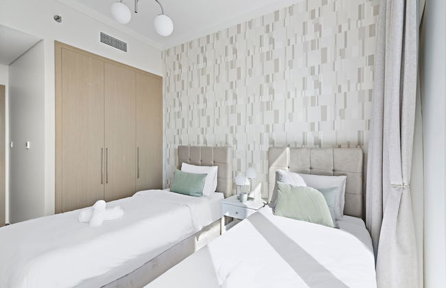 WelHome - Stylish Condo With Cityscape View in Creek Harbour - Photo 4