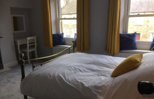 40 Newgate Barnard Castle -Central Location - Court Yard - Dog Friendly - Sleeps 7 - Wood Burner - Complimentary Logs & Wine - Smart TV - Foto 23