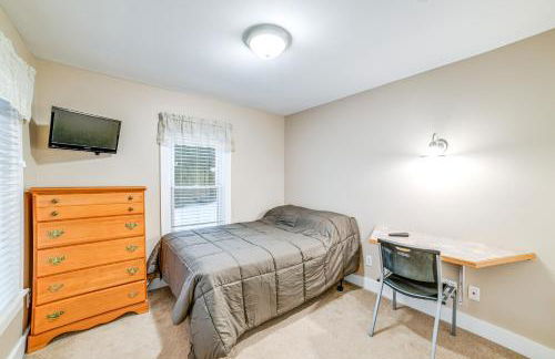 Near Hiking and Skiing Cozy Home in Cortland! - Photo 9