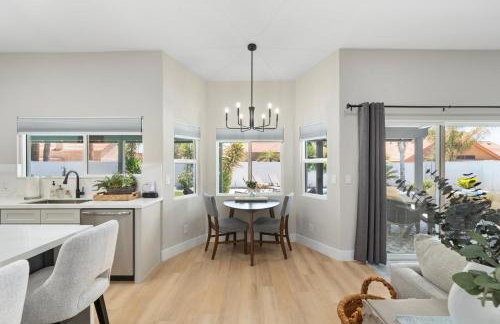 Modern Escape with Pool Ping Pong & Putting Green - Foto 11