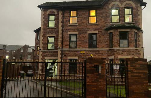 Lovely 3 Dbl Bed (sleeps upto 6) close to centre. - Foto 13