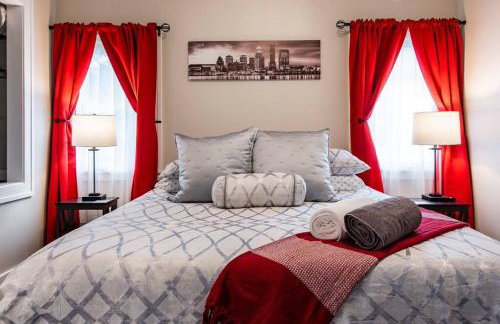 2BR Haven: Remodeled Gem! - Foto 21