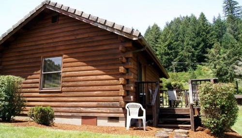 Secluded Cabin Ideal for a Romantic Getaway in the Umpqua River Valley of Oregon - Foto 1