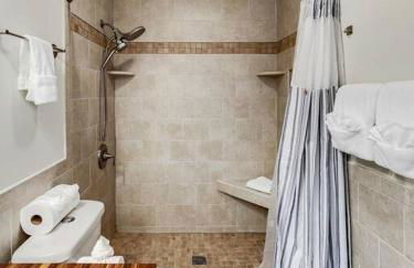 Cold Plunge Outdoor Shower Bike to Shem Creek - Photo 37