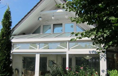 Schöne Ferienwohnung im HAUS SONNENGARTEN mit WLAN und Parkplatz in Achim bei Bremen - Foto 1