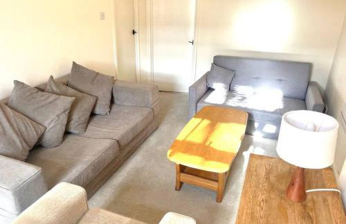 Two bed flat in popular York Rd - Foto 11