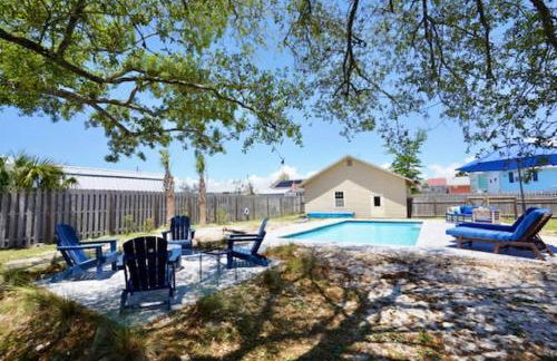 Southern Mermaid Cottage- Pet Friendly Fenced - Photo 45