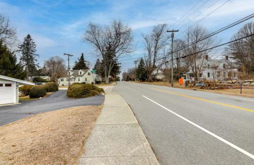 Walk to Eastern Point Beach Apt with Water View! - Foto 25