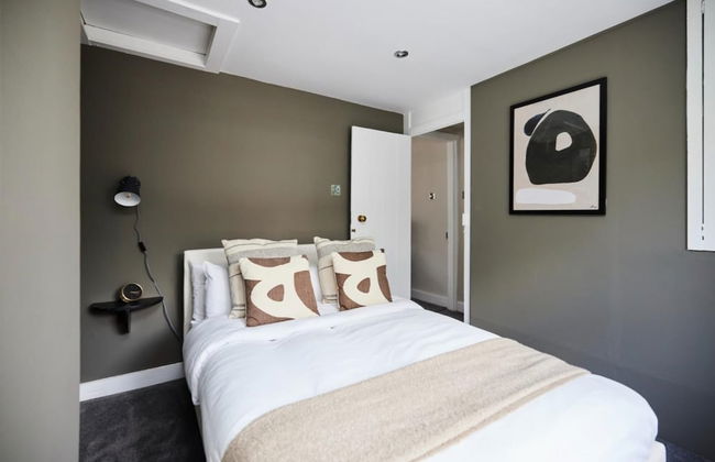 The Elmbridge Getaway - Glamorous 2bdr With Garden - Foto 17