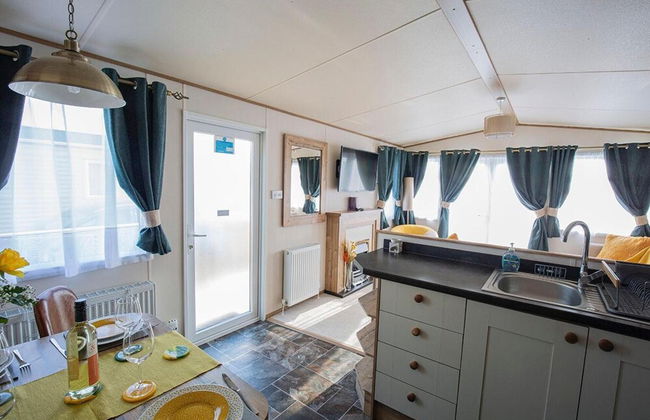 Stunning 2 Bed Chalet in Silversands Lossiemouth - Photo 8