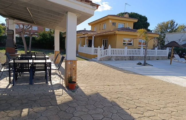 Apartment in Salou with swimming pool and garden - Photo 45