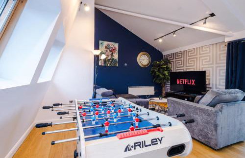 Stylish Penthouse, Free Parking, Pool Table, PS4 - Foto 9