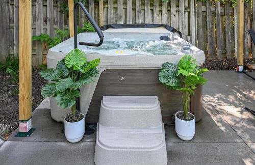 Central Family Oasis with Hot Tub & Fenced Yard - Foto 58