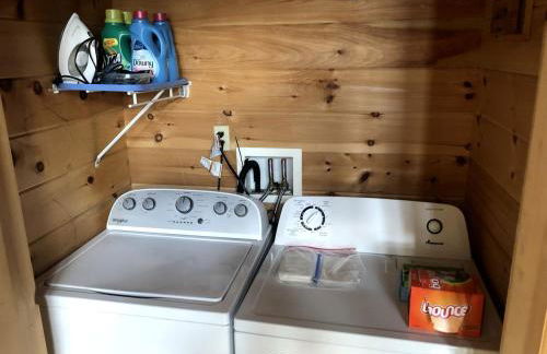 Secluded Cabin with Fireplace and Games in Lily Bay Township, Maine - Foto 43